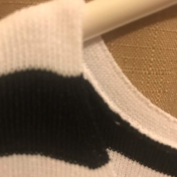 Worthington L B&W stripe sleek V-neck top - Picture 4 of 7